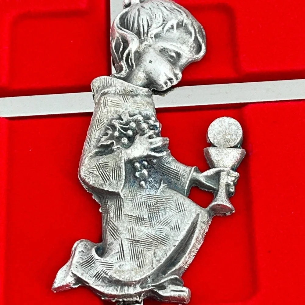 Bliss Vintage First Holy Communion Wall Cross Kneeling Boy Chalice Silver Tone - Picture 3 of 11